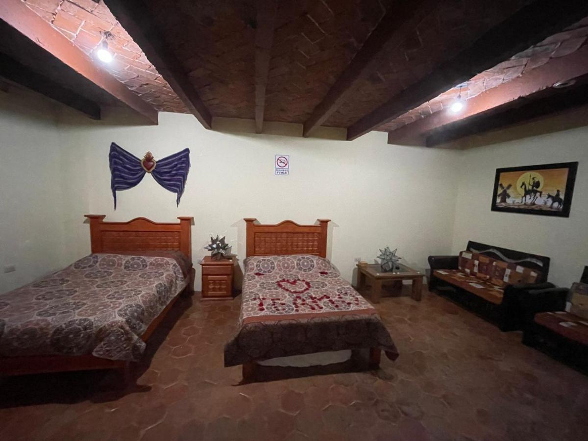 Хостел La Casa Del Abuelo Сан-Міґель-де-Альєнде Екстер'єр фото